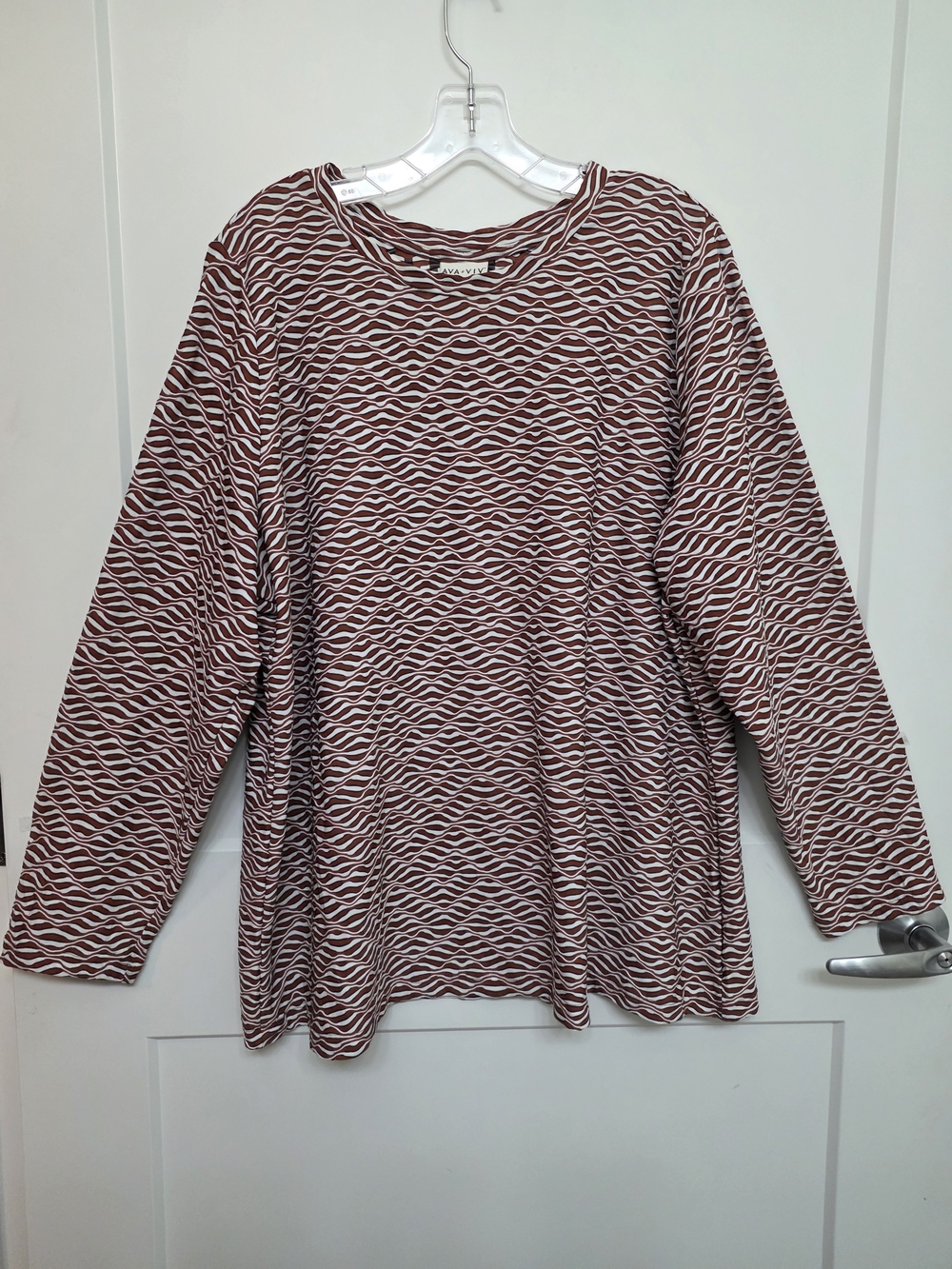 Ava & Viv Rust and White Wave-Print Long Sleeve Top